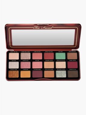 Too faced Appley In Love Eyeshadow Palette
(Limited Edition new